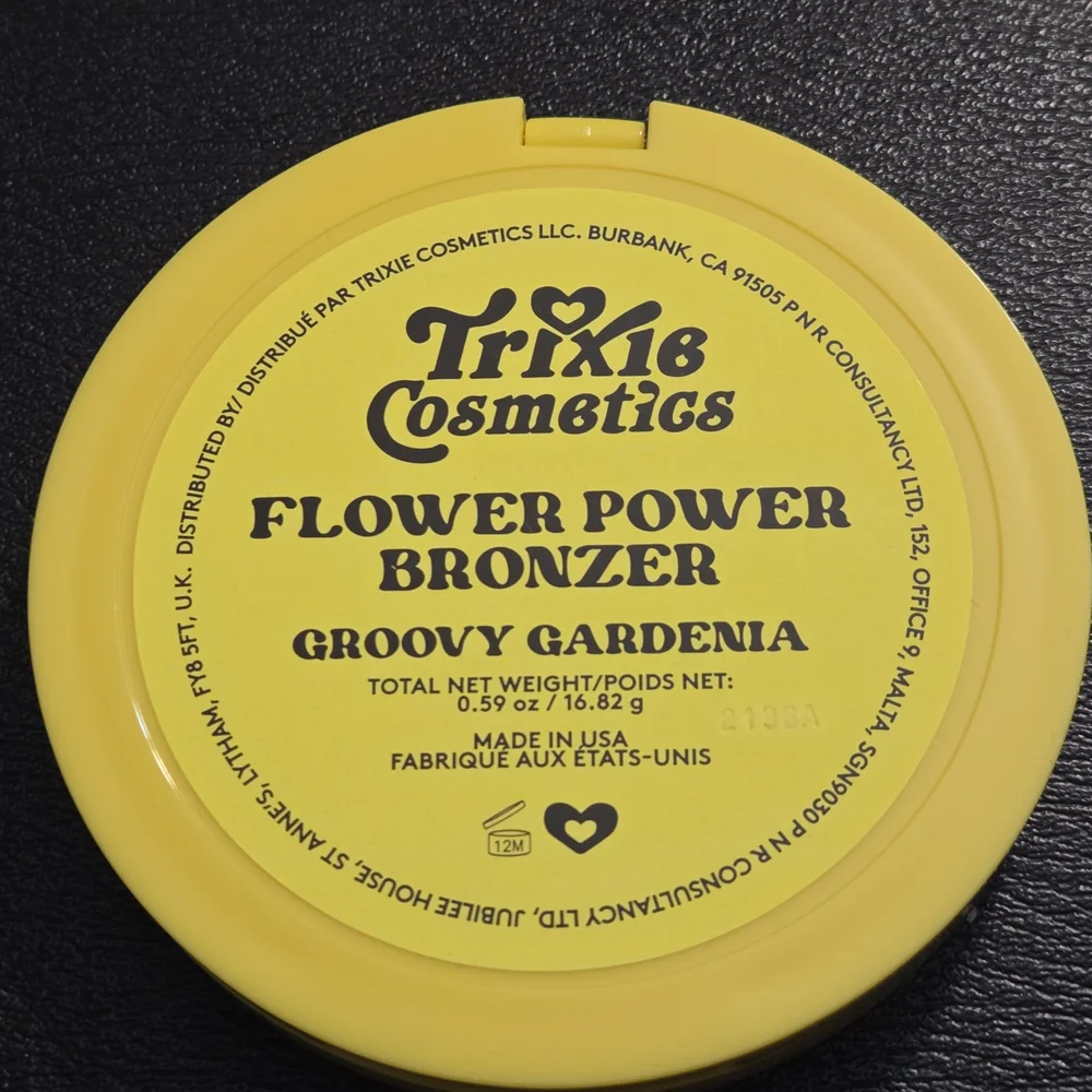 🎁Trixie Cosmetics Flower Power Bronzer and Highlighter in Shade Groovy Gardenia